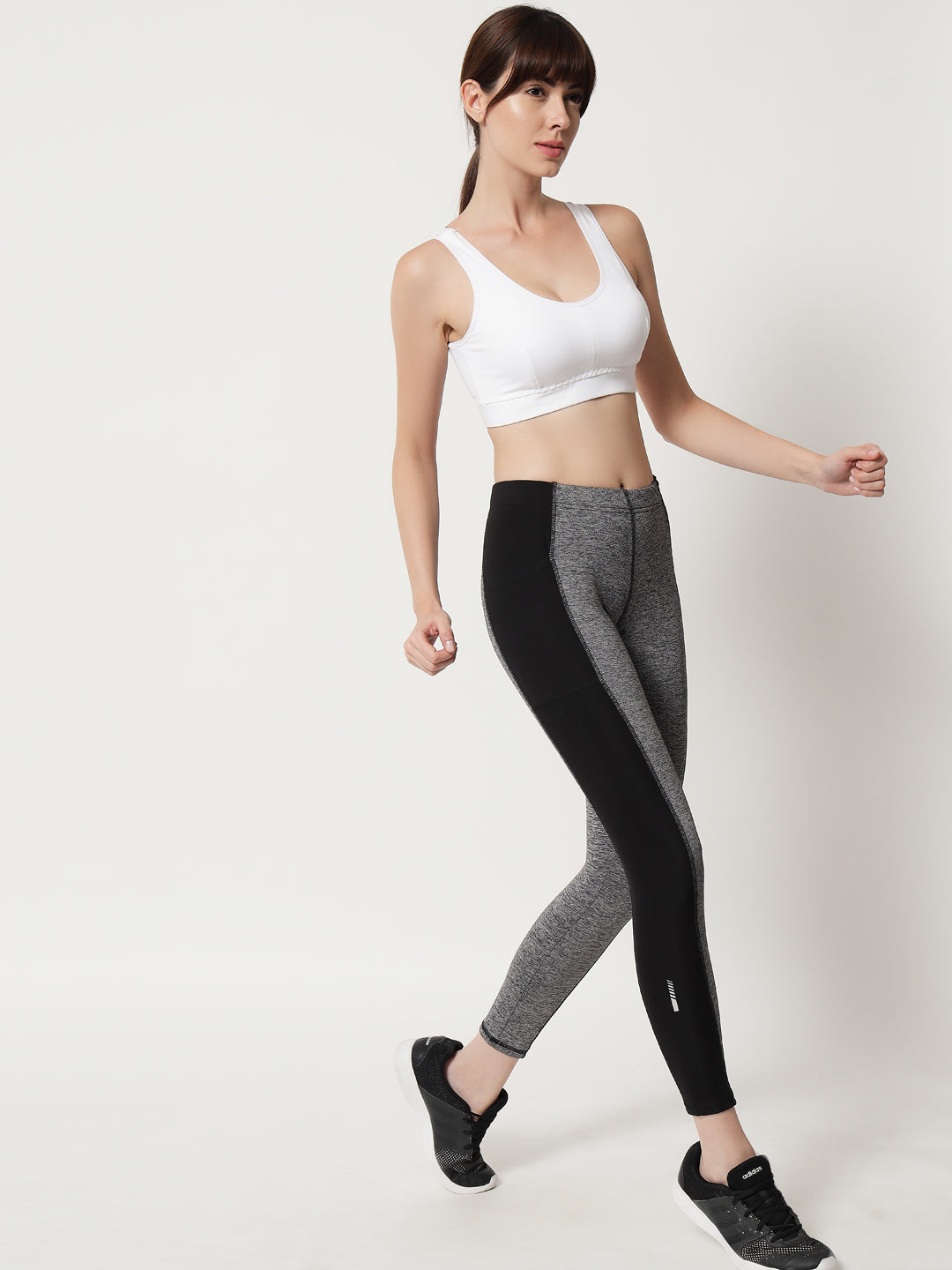 Effectinn' 1208 Solid Non padded Sports Bra (WHITE)