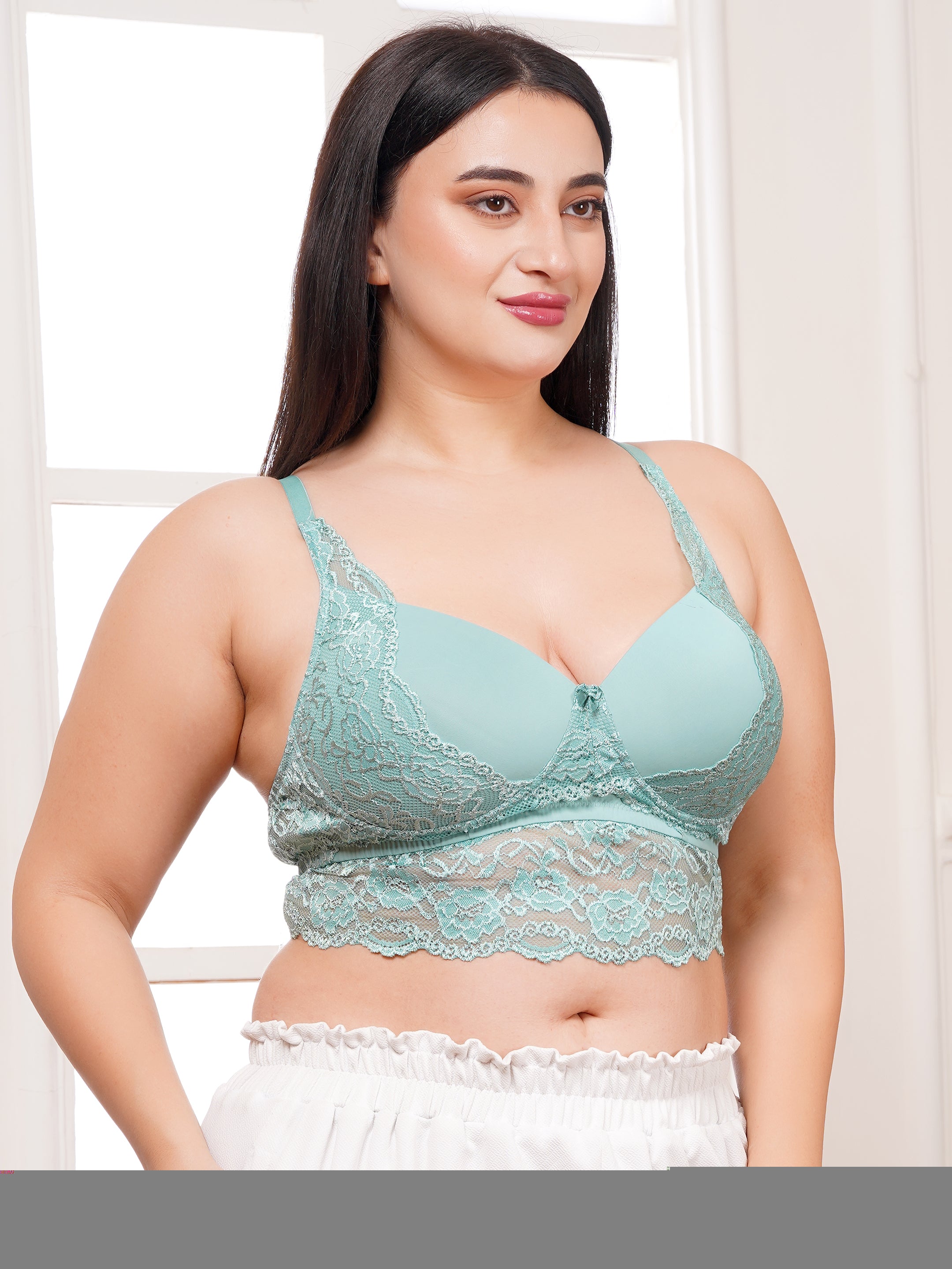 Elegant Effectinn Lace Premium Bralette – Stylish Front & Back Design (EFF_08)