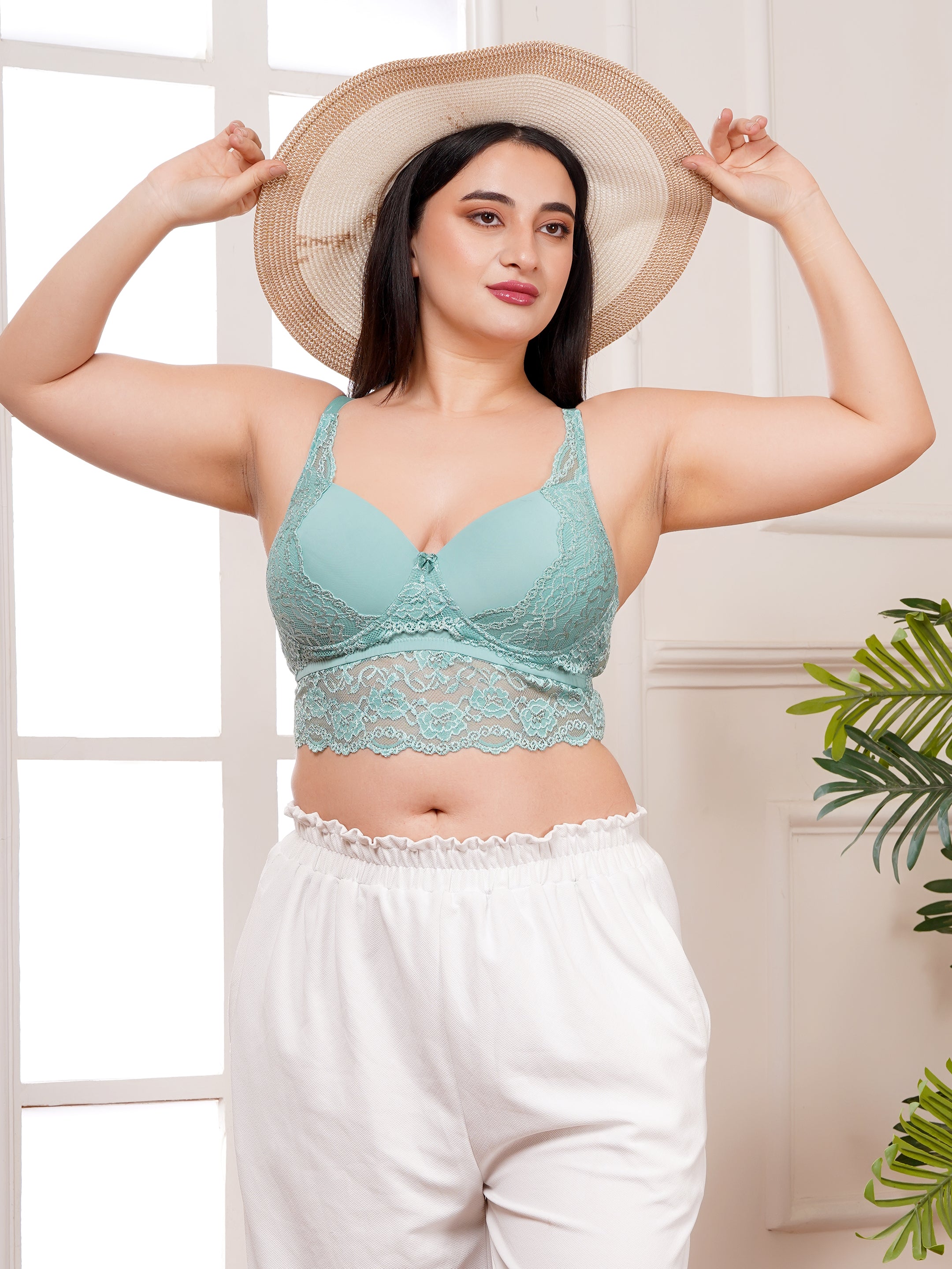 Elegant Effectinn Lace Premium Bralette – Stylish Front & Back Design (EFF_08)